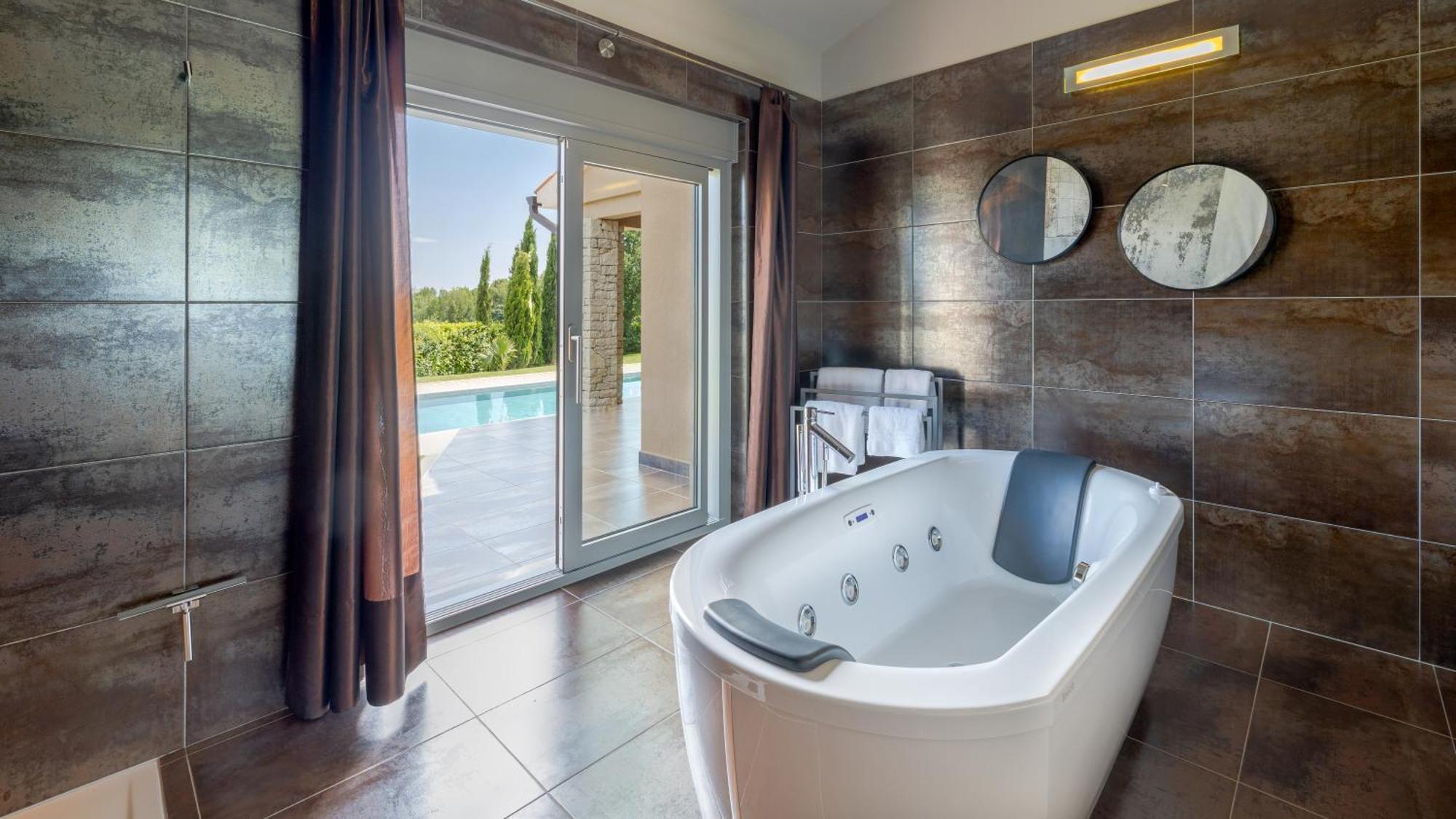Villa Labin In Zartinj - Luxury Privacy Heated Pool With Auto Cover المظهر الخارجي الصورة
